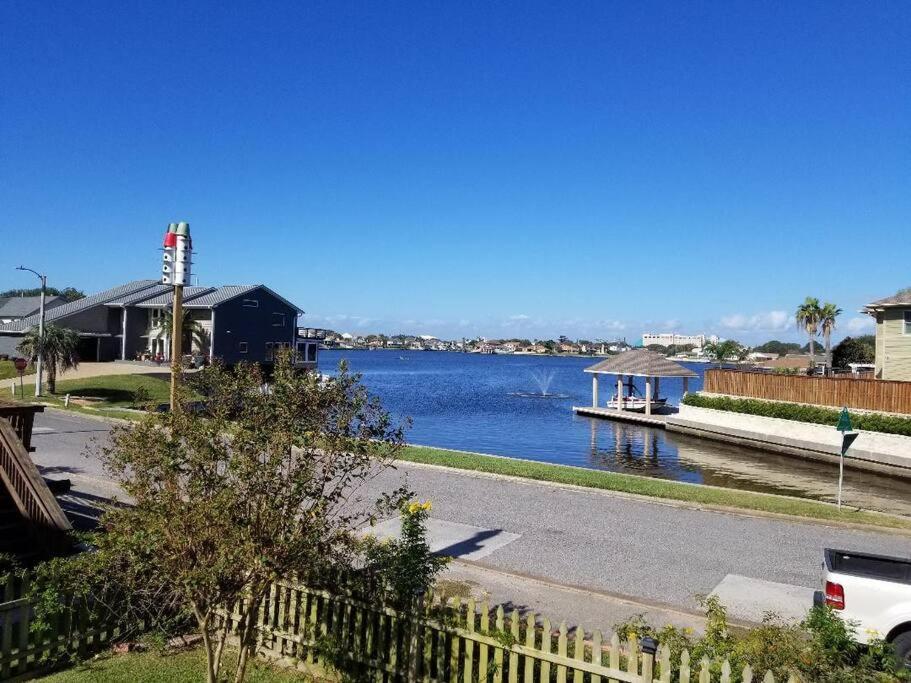 The Seahorse Apt - Lakeside And Close To The Beach Apartman Galveston Kültér fotó